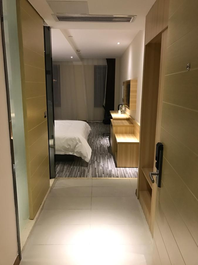 See U Select Hotel Ухань Екстер'єр фото