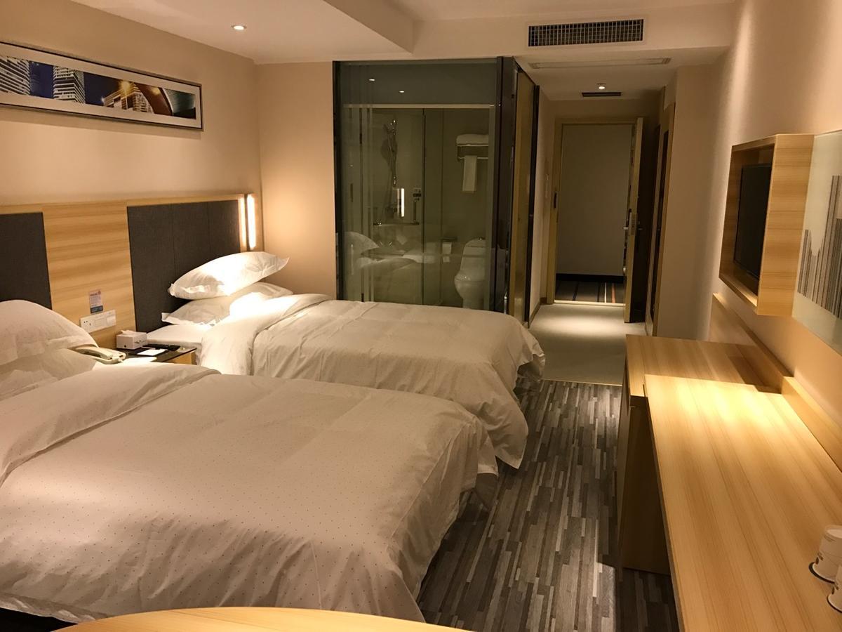 See U Select Hotel Ухань Екстер'єр фото