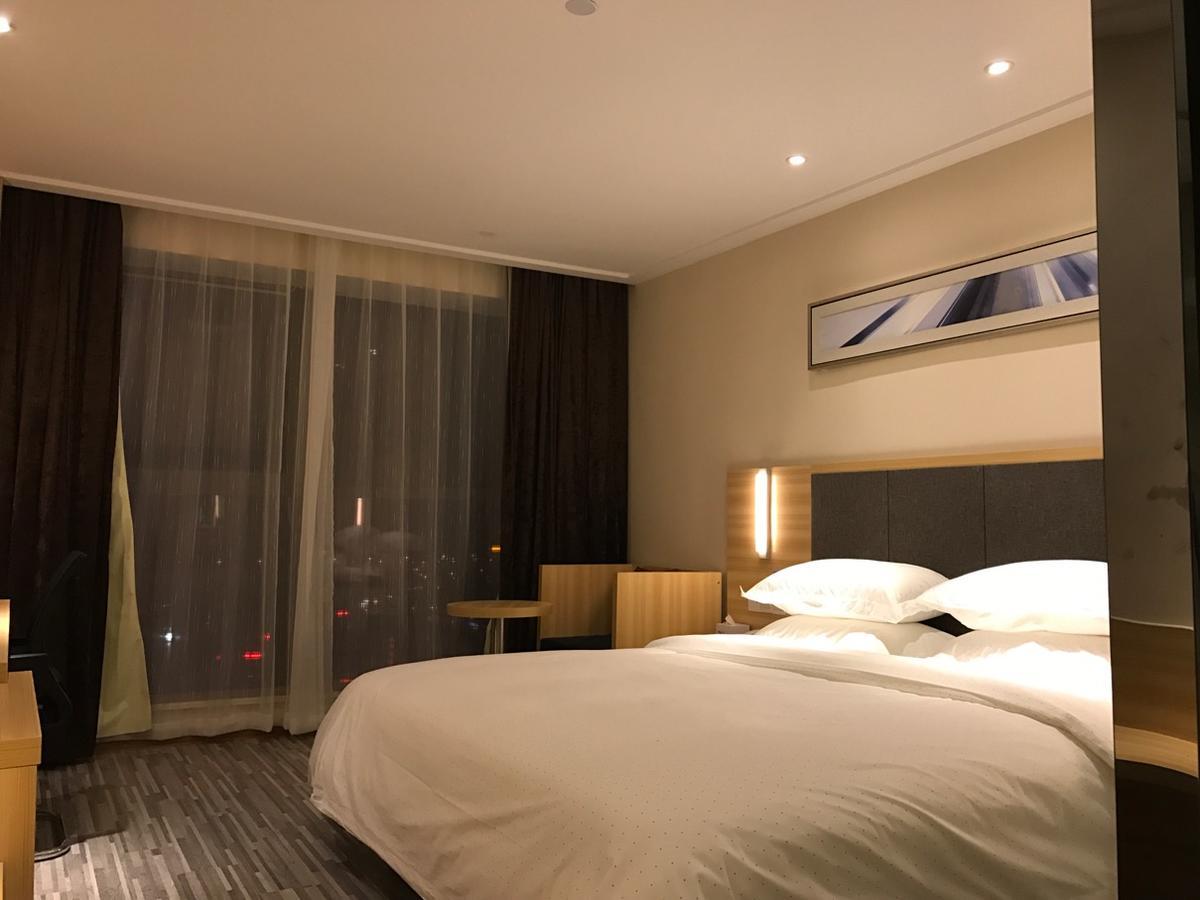 See U Select Hotel Ухань Екстер'єр фото