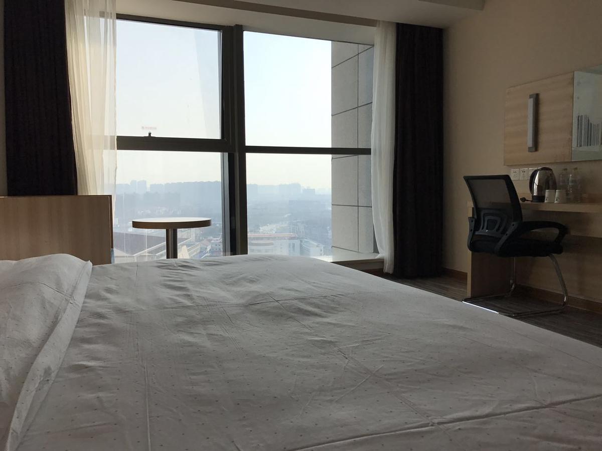 See U Select Hotel Ухань Екстер'єр фото