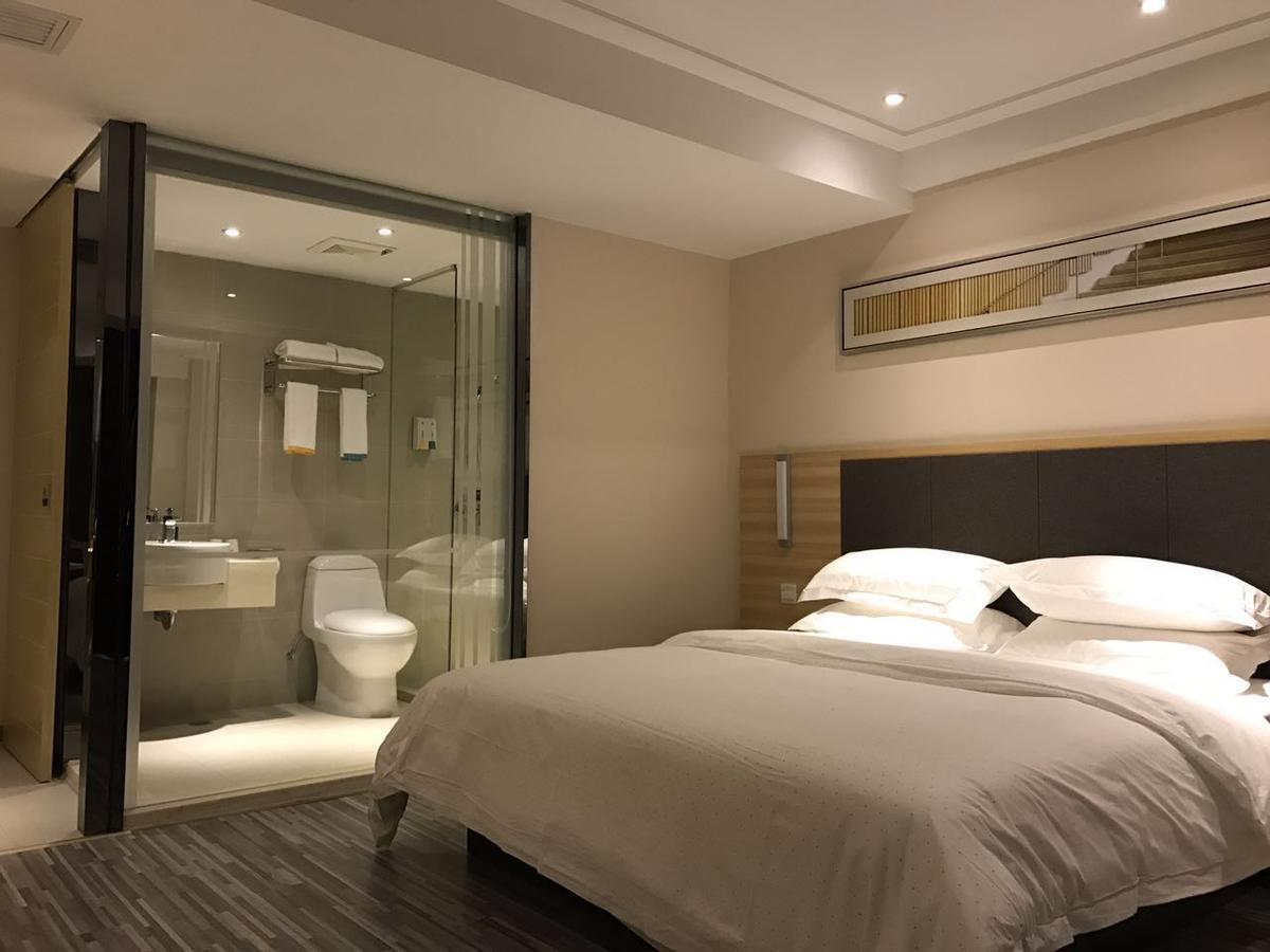See U Select Hotel Ухань Екстер'єр фото