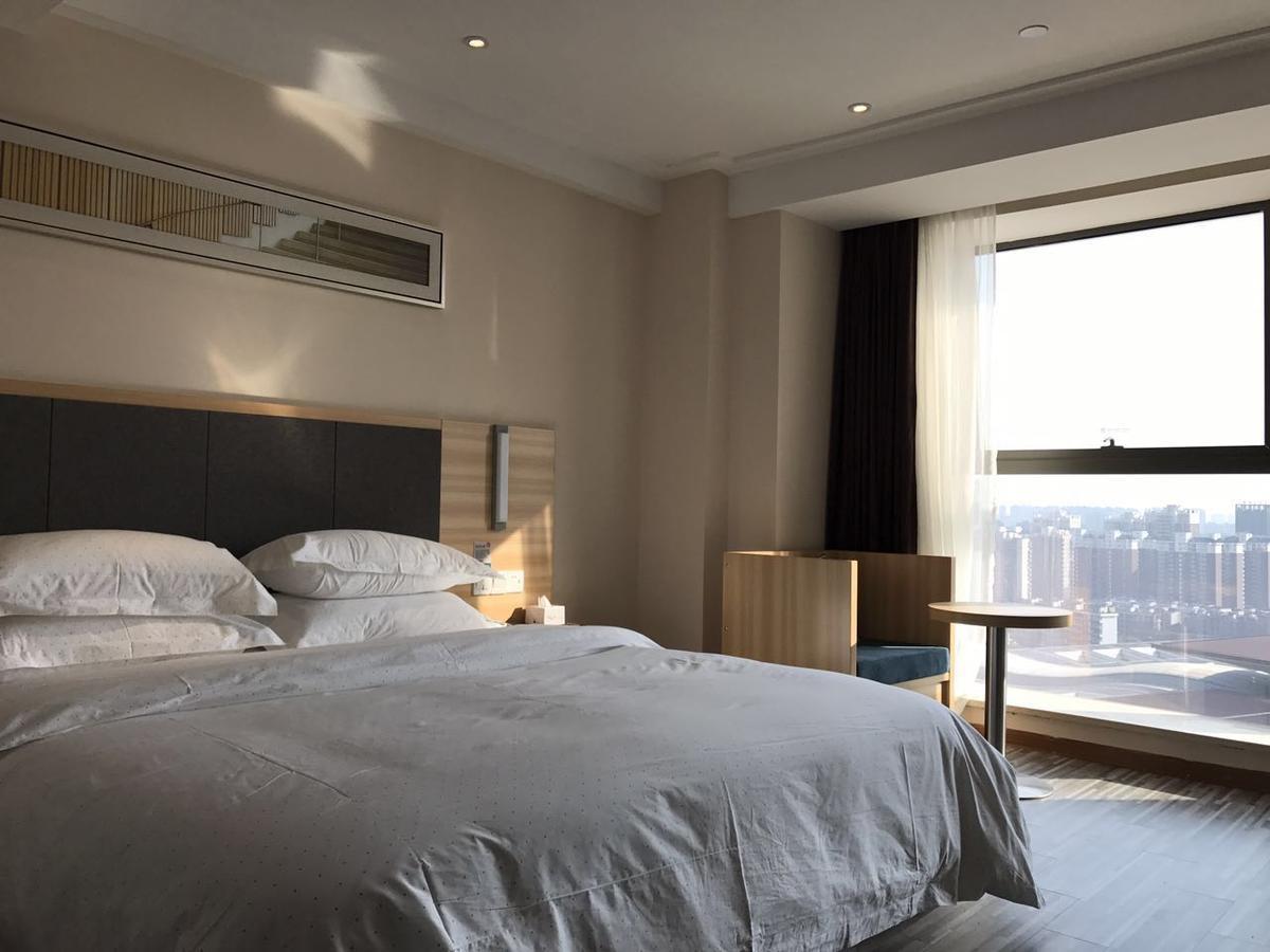 See U Select Hotel Ухань Екстер'єр фото