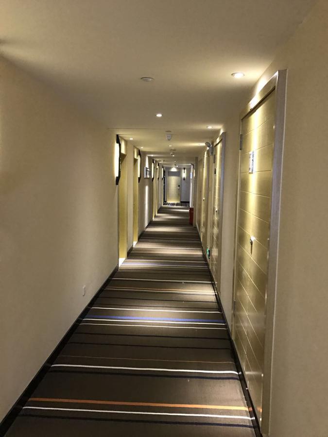 See U Select Hotel Ухань Екстер'єр фото
